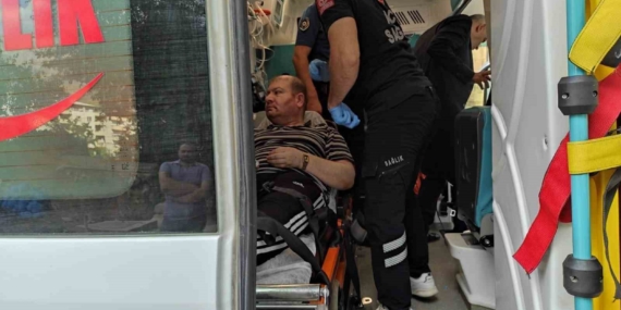 Batman'da Ailesini Rehin Alan Şahıs, 6 Saat Sonra İkna Edilip Teslim Oldu: Olayın Detayları Batman’da Ailesini Rehin Alan Şahıs, 6 Saat Sonra İkna Edilip Teslim Oldu: Olayın Detayları