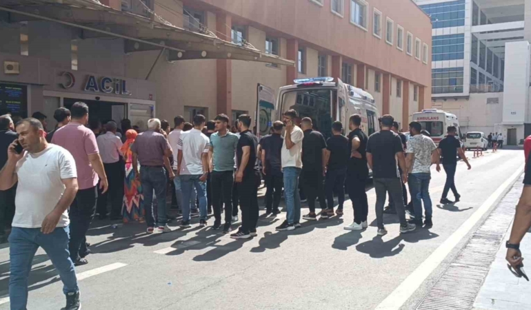 batmanda-balkon-coktu-3-kisi-hayatini-kaybetti-6-yarali-LYJ2V9v9.jpg