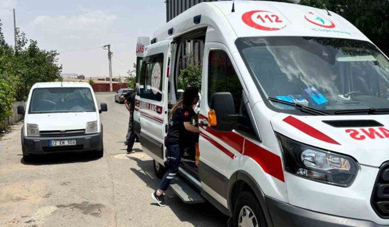batmanda-bicakli-saldirida-21-yasindaki-genc-yaralandi-olayin-detaylari-ve-son-gelismeler-EgMrrejS.jpg