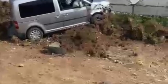 Batman'da İki Kamyonetin Çarpışması: 2 Kişi Yaralandı Batman’da İki Kamyonetin Çarpışması: 2 Kişi Yaralandı