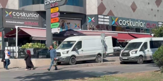 Batman'da Market Aracının Kaldırım İşgaline Tepkiler Dinmiyor! Batman’da Market Aracının Kaldırım İşgaline Tepkiler Dinmiyor!