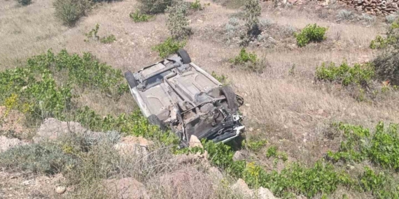 Batman'da Otomobilin Şarampole Yuvarlanması: 1 Kişi Yaralandı Batman’da Otomobilin Şarampole Yuvarlanması: 1 Kişi Yaralandı