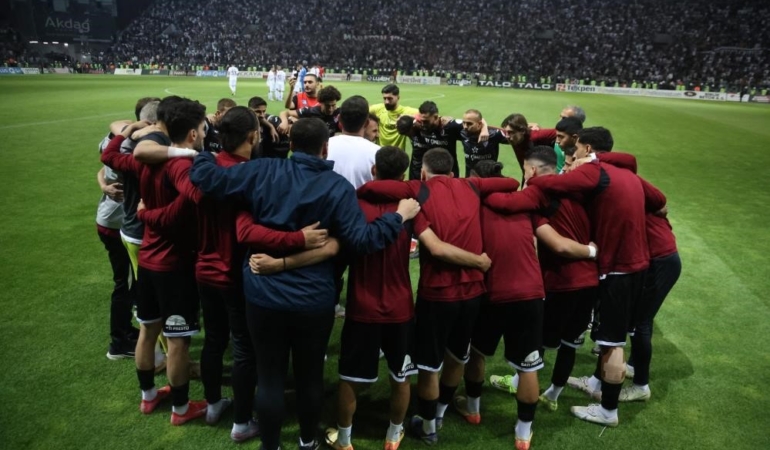 batmanspor-ve-vanspor-taraftarlari-icin-elazig-guzergahinda-yeni-duzenleme-94ZxdF53.jpg
