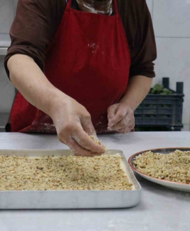 battalgazide-kadinlar-bayram-sofralarina-essiz-lezzetler-sunuyor-cElNb6CR.jpg