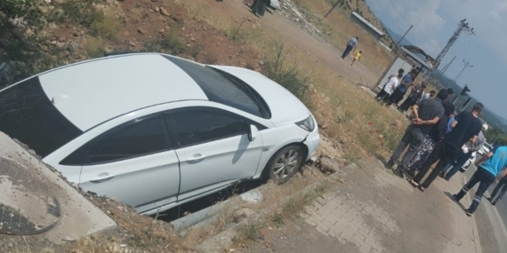 Bingöl'de Korkutan Trafik Kazası: 1 Kişi Yaralandı Bingöl’de Korkutan Trafik Kazası: 1 Kişi Yaralandı