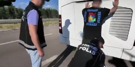 Bingöl'de Uyuşturucu Madde ile Yakalanan Şüpheli Hakkında Tutuklama Kararı Verildi Bingöl’de Uyuşturucu Madde ile Yakalanan Şüpheli Hakkında Tutuklama Kararı Verildi