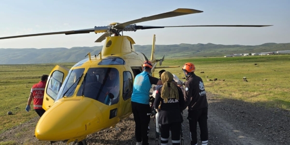 Bingöl'de Yolcu Otobüsü Devrildi: 3 Kişi Yaralandı Bingöl’de Yolcu Otobüsü Devrildi: 3 Kişi Yaralandı