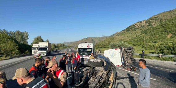 Bitlis'te Dehşet Verici Kaza: 2 Can Gitti, 2 Kişi Yaralı Bitlis’te Dehşet Verici Kaza: 2 Can Gitti, 2 Kişi Yaralı