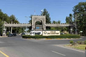 dicle-universitesinde-intihar-olayi-ogrenci-notunda-hocasini-isaret-etti-avzvTkwT.jpg