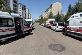 diyarbakirda-apartman-yangini-mahsur-kalanlar-kurtarilmayi-bekliyor-AWABE8hV.jpg
