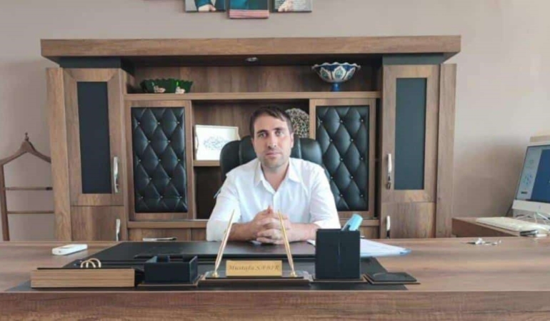diyarbakirda-bursluluk-sinavini-kazanan-33-ogrenciye-ozel-tebrik-toreni-RNdJMfsI.jpg