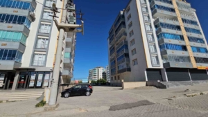 diyarbakirda-kayip-cocuk-yangin-merdiveni-boslugunda-bulundu-trajik-olay-SxIVnkt6.jpg