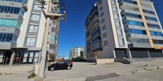 Diyarbakır'da Kayıp Çocuk Yangın Merdiveni Boşluğunda Bulundu: Trajik Olay Diyarbakır’da Kayıp Çocuk Yangın Merdiveni Boşluğunda Bulundu: Trajik Olay