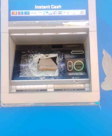 diyarbakirdaki-atm-bir-ayda-uc-kez-hedef-haline-geldi-P9csv7Ag.jpg