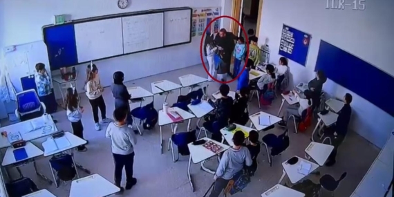 Diyarbakır'daki Özel Okulda Öğretmenden Öğrenciye Şok Kötü Muamele İddiası Diyarbakır’daki Özel Okulda Öğretmenden Öğrenciye Şok Kötü Muamele İddiası