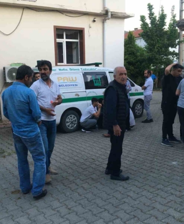 elazigda-15-yasindaki-genc-babasini-hayatindan-etti-ve-annesini-ciddi-sekilde-yaraladi-A3gNgswW.jpg