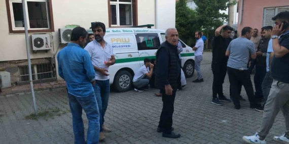 Elazığ'da 15 Yaşındaki Genç, Babasını Hayatından Etti ve Annesini Ciddi Şekilde Yaraladı Elazığ’da 15 Yaşındaki Genç, Babasını Hayatından Etti ve Annesini Ciddi Şekilde Yaraladı