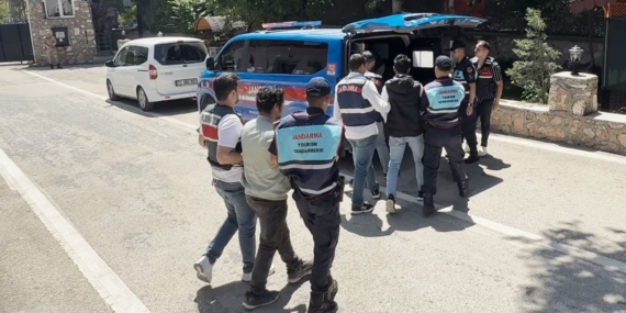 Elazığ'da 4 İlde Dolandırıcılık Operasyonu: 2 Kişi Tutuklandı Elazığ’da 4 İlde Dolandırıcılık Operasyonu: 2 Kişi Tutuklandı