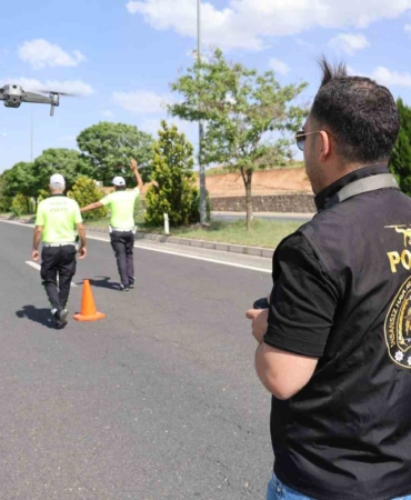 elazigda-bayram-oncesi-dron-ile-yapilan-yenilikci-trafik-denetimi-dCLlJysx.jpg