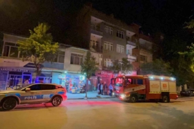 elazigda-bina-yangini-iki-kisi-dumandan-etkilendi-detaylar-burada-L8gmsnq6.jpg