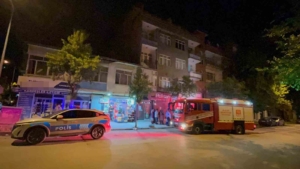 elazigda-bina-yangini-iki-kisi-dumandan-etkilendi-detaylar-burada-L8gmsnq6.jpg