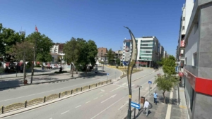 elazigda-cadde-ve-sokaklar-huzur-icin-bosaldi-fImZ2pTQ.jpg