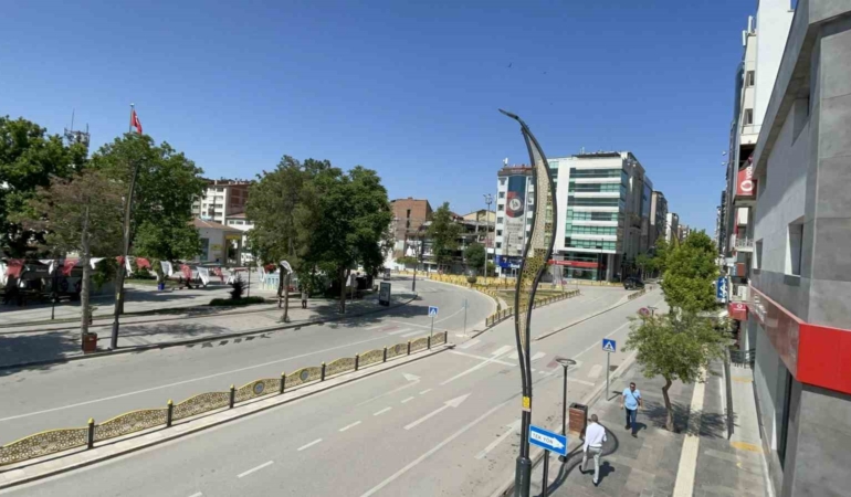 elazigda-cadde-ve-sokaklar-huzur-icin-bosaldi-fImZ2pTQ.jpg