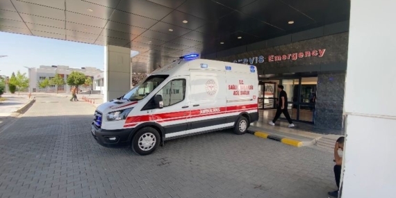 Elazığ'da Feci Trafik Kazası: 2 Ağır, 4 Yaralı! Elazığ’da Feci Trafik Kazası: 2 Ağır, 4 Yaralı!