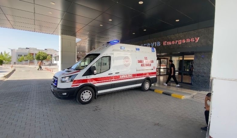 elazigda-feci-trafik-kazasi-2-agir-4-yarali-hzJ1AItS.jpg