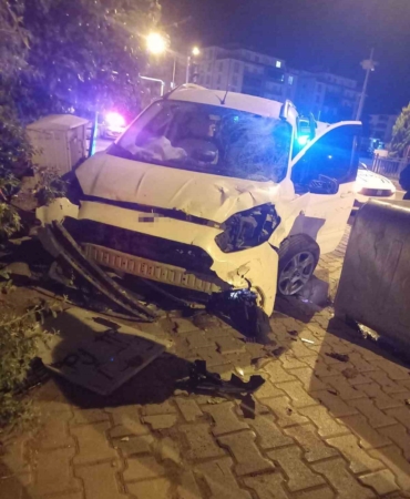 elazigda-hafif-ticari-arac-ve-motosiklet-carpisti-6-kisi-yaralandi-4JcK5zQU.jpg