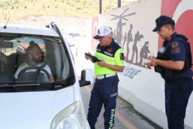 elazigda-jandarma-ekiplerinin-bayram-denetimleri-devam-ediyor-Qgk8TMzJ.jpg