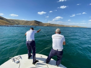elazigda-kacak-avlanan-65-kilogram-balik-yakalandi-TuRcjCpO.jpg