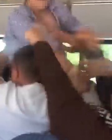 elazigda-kadinlarin-otobuste-cikan-kavgasi-kameralara-yansidi-aOZfegrg.jpg