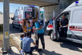 elazigda-karsi-seride-gecen-otomobilin-yol-actigi-kaza-3-yarali-J5qJTe47.jpg