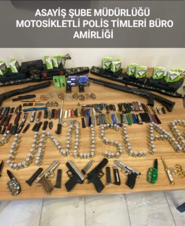 elazigda-suclulara-goz-actirmayan-polis-ekipleri-iK6X3yHv.jpg