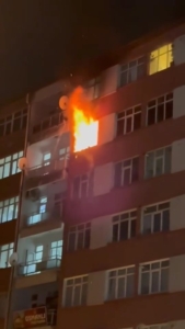 elazigdaki-apartman-yangini-korku-dolu-anlar-yasatti-VFqY7xEf.jpg