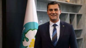 ferdi-zeyrek-neden-oldu-hayati-yasi-ve-belediye-baskanligi-sureci-hakkinda-bilgiler-dfVgDrAl.jpg