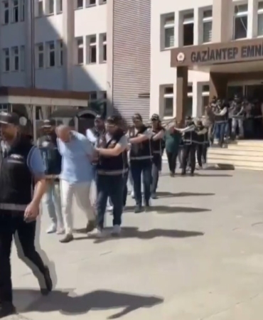 gaziantep-merkezli-operasyon-13-gozalti-ile-13-milyon-tllik-zarara-yol-acan-sahislar-yakalandi-wAvYWt1l.jpg