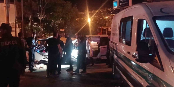 Gaziantep'te 5 Canın Yittiği Feci Kaza Anı Kameralarda Gaziantep’te 5 Canın Yittiği Feci Kaza Anı Kameralarda