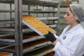 gaziantepte-baklavacilarin-bayram-hazirliklari-tum-hiziyla-basladi-pVSp6NPZ.jpg