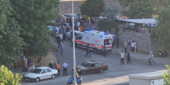 Gaziantep'te Sokak Ortasında İki Kardeşe Yönelik Silahlı Saldırı! Gaziantep’te Sokak Ortasında İki Kardeşe Yönelik Silahlı Saldırı!