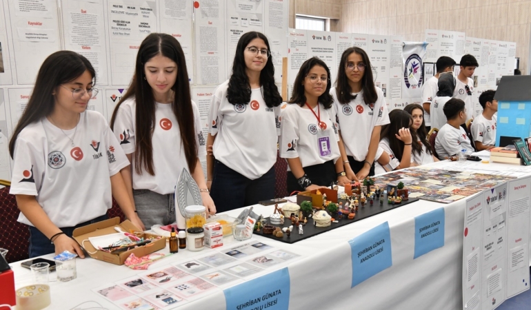 gelecegin-inovatorleri-fuarinda-bulustu-WcuL2pk6.jpg