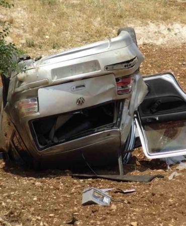 gercuste-kontrol-kaybi-takla-atan-otomobilde-3-yarali-6GlOs93R.jpg