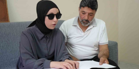 Görme Engelli Esma Nur’un Hayatındaki En Önemli Destek: Babası