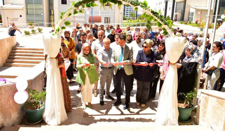 gsb-elazig-yurtlarindan-gorkemli-sergi-deneyimi-WZb9j3LO.jpg