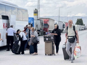 gurbulak-sinir-kapisinda-hava-sahasi-etkisi-karayolu-tercihinin-artisi-zxhfhwGM.jpg