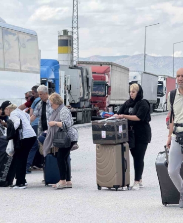 gurbulak-sinir-kapisinda-hava-sahasi-etkisi-karayolu-tercihinin-artisi-zxhfhwGM.jpg