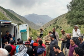 hakkaride-dagdan-dusen-yarali-birey-basariyla-kurtarildi-xzteBvQH.jpg