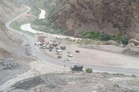 hakkaride-midibus-kazasi-6-asker-yarali-Q17vpbeP.jpg