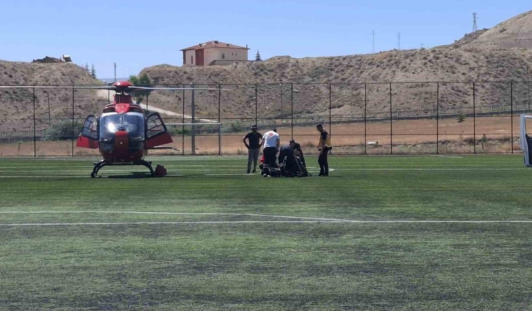 hava-ambulansi-ile-malatyaya-sevk-edilen-kalp-krizi-hastasi-acil-durumda-hayat-kurtaran-bir-13HBJxBl.jpg